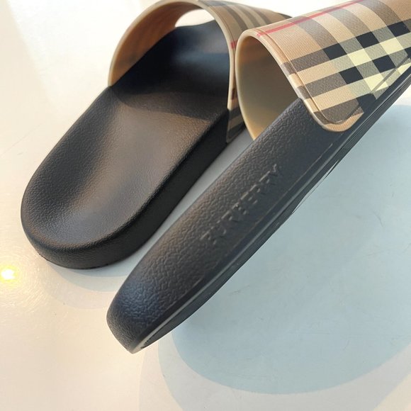 Burberry Woman's Furley Rubber Slide Sandal Shoes, Multiple Sizes - Picture 10 of 10
